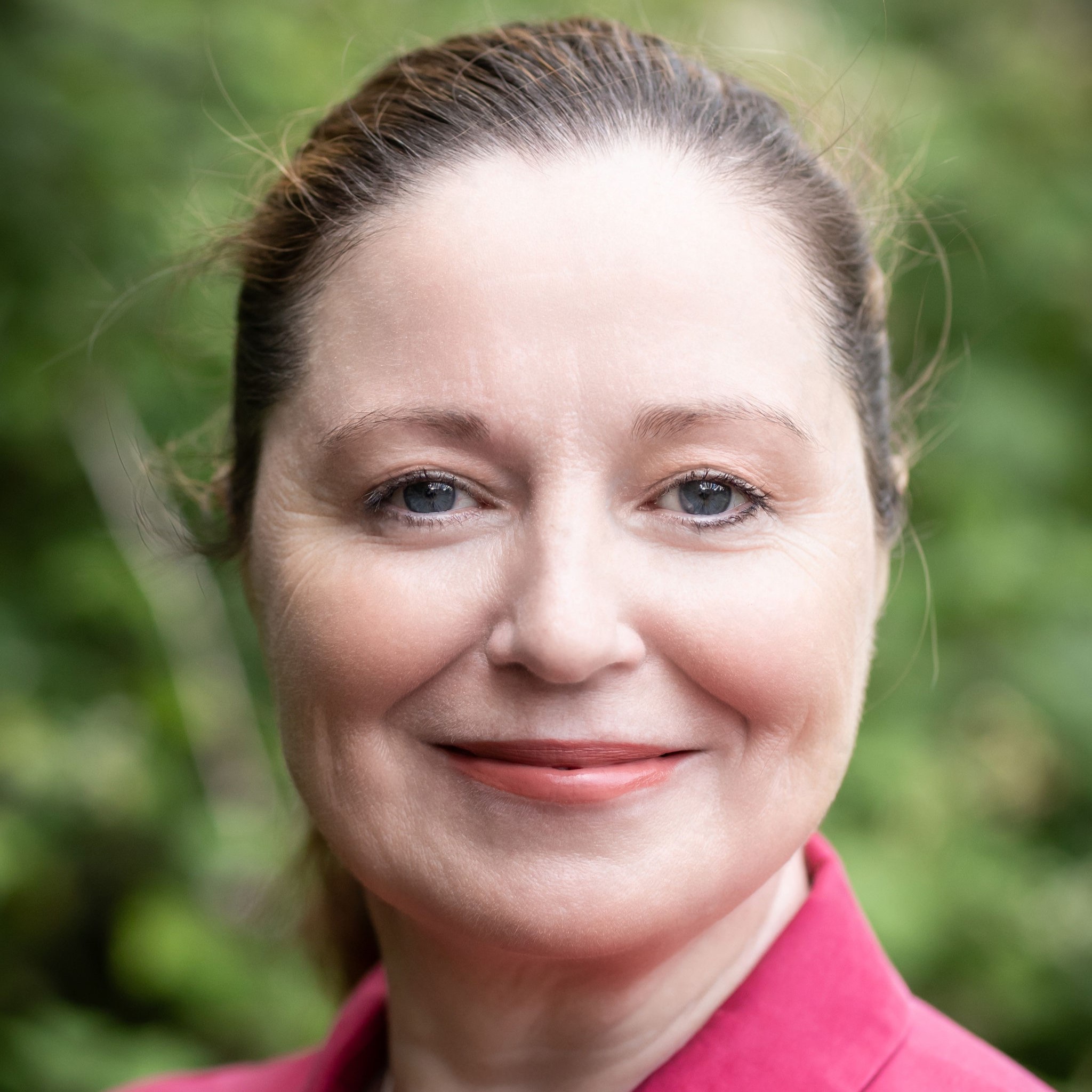 Dr Angela Jones